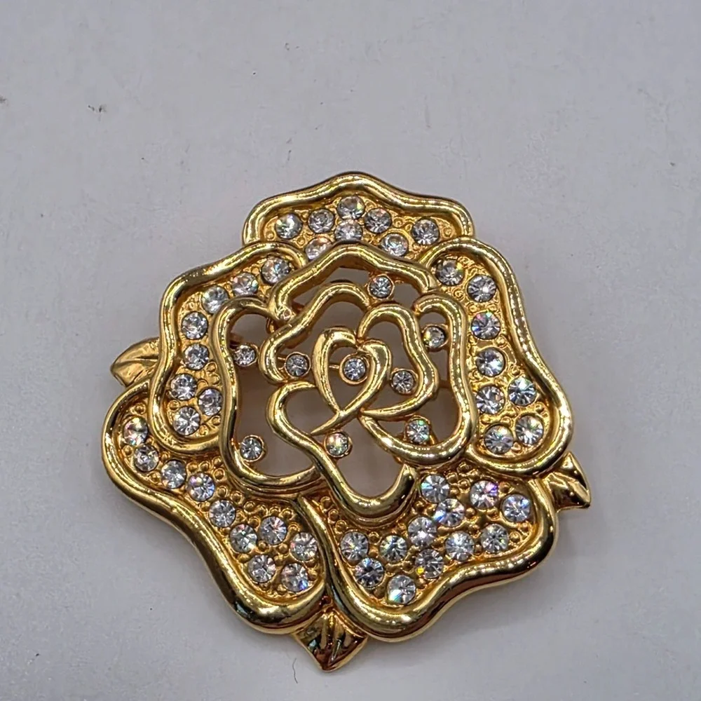Sparkling Rose Brooch Pin Rhinestone Gold Tone Flower Statement Jewelry Openwork